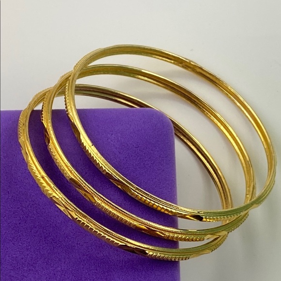 💛 Elegant 24k Gold Plated Indian Bangle - Picture 2 of 7